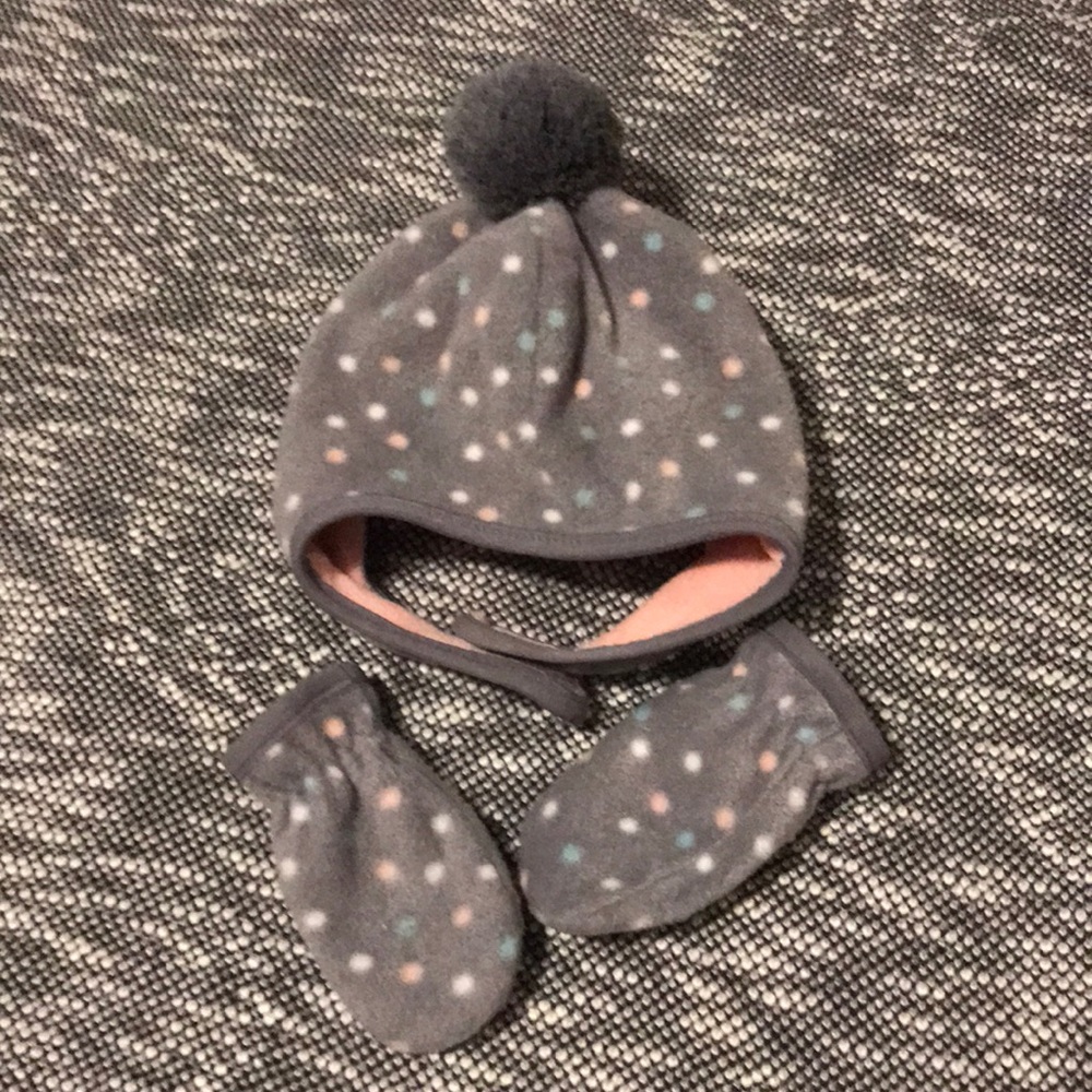 Hat and matching mittens for baby